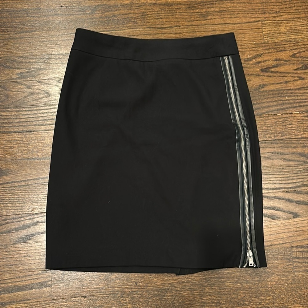 Banana Republic side zipper skirt in black